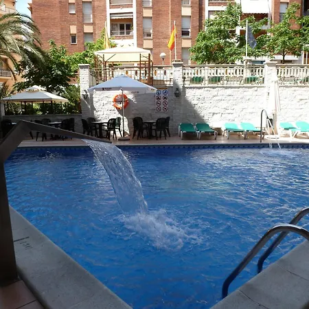 ホテル La Carolina 4*
