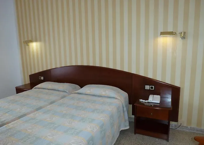 Отель La Carolina Льорет-де-Мар