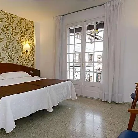 Otel La Carolina 4*