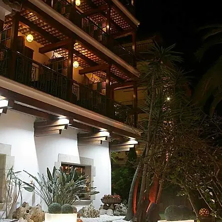 La Carolina Hotel 4*