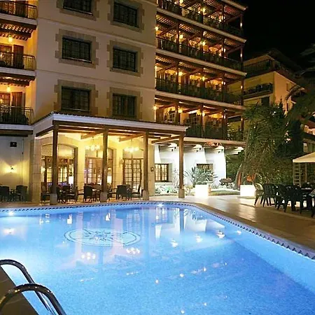 Otel La Carolina 4*
