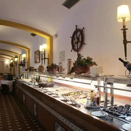 La Carolina فندق يوريت دي مار