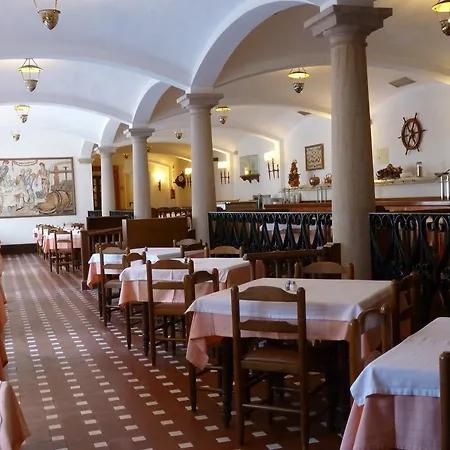 La Carolina فندق